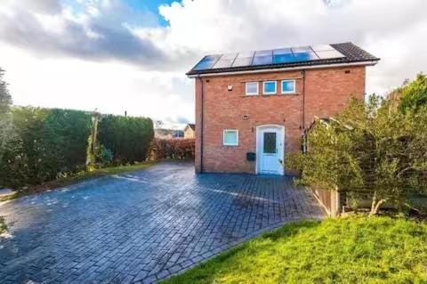 Property building, Day, Garden