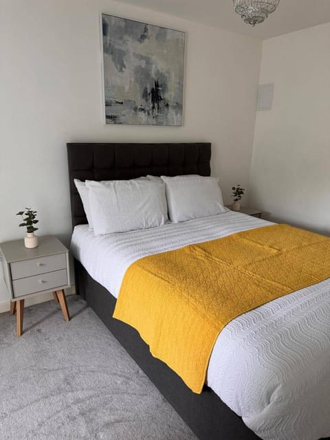 Bed, Photo of the whole room, Decorative detail, Bedroom, furniture