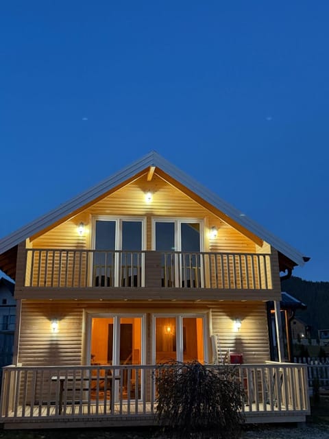 Property building, Night, View (from property/room), Balcony/Terrace