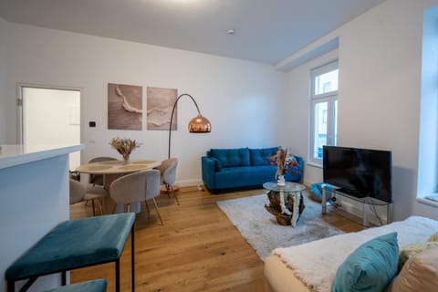 TV and multimedia, Living room, Photo of the whole room, Seating area