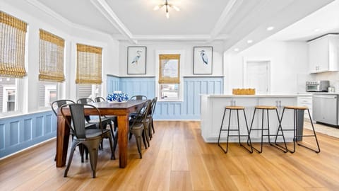 5BR plus Den - Downtown OC - Sleeps 16 House in Ocean City
