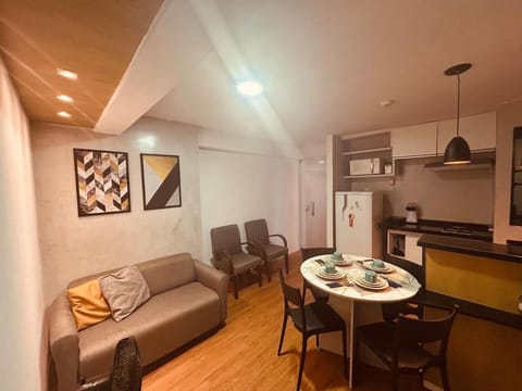 Kitchen or kitchenette, Photo of the whole room, Dining area