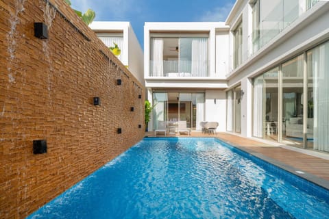 Property building, Pool view, Swimming pool