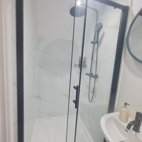 Bespoke en-suite room Banbury Bed and Breakfast in Banbury