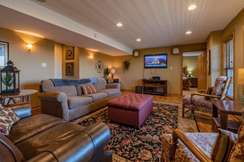 TV and multimedia, Living room, Seating area