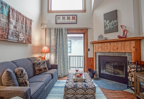 Living room, Seating area, fireplace