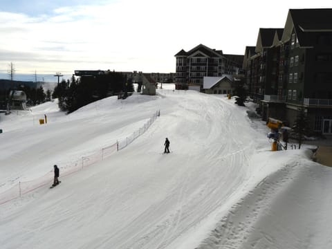 Property building, Day, People, Winter, Skiing