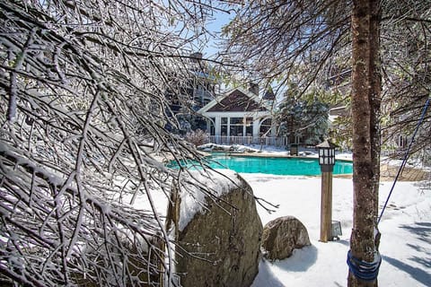 Property building, Day, Winter, Swimming pool, Swimming pool