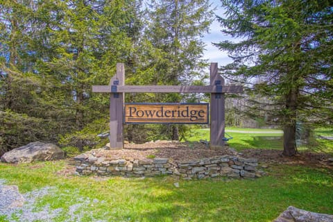 Day, Property logo or sign, Garden