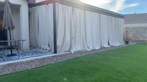 Westside El Paso Modern Retreat! Villa in El Paso