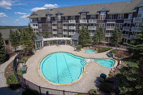 Property building, Spring, Day, Swimming pool