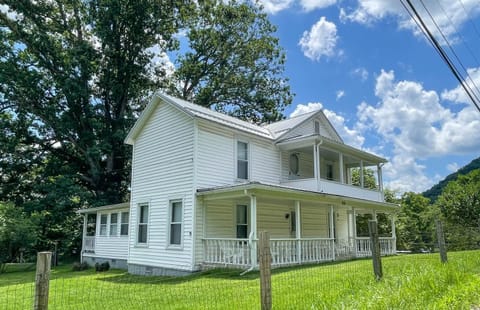 Property building, Day, Garden