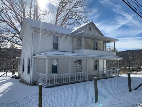 Property building, Day, Winter