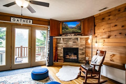 TV and multimedia, Living room, fireplace