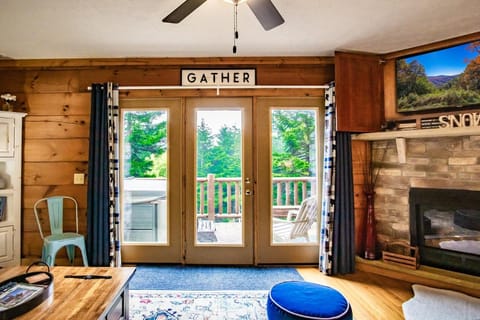 TV and multimedia, Living room, fireplace