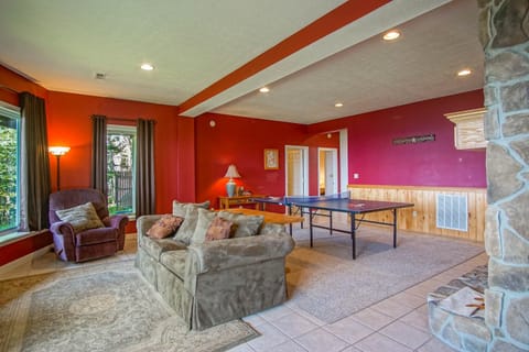 Table tennis, Living room, Seating area