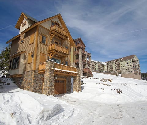 Property building, Day, Winter