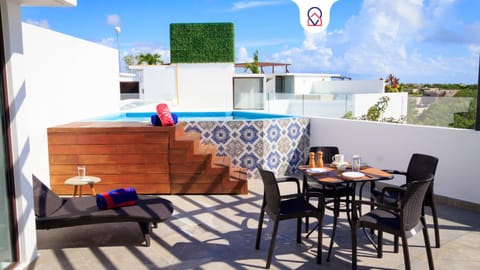 Day, Balcony/Terrace, Balcony/Terrace, Dining area, Swimming pool