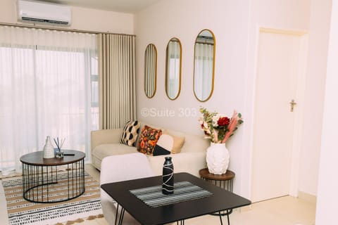 Living room, Seating area, air conditioner