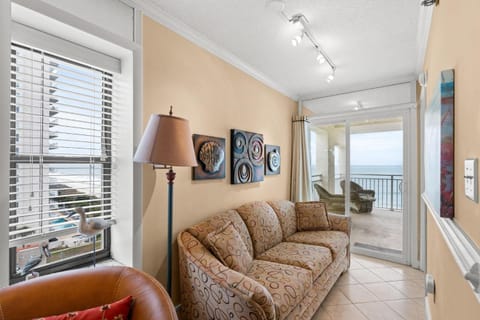 San-A-Bel 415 - Oceanfront - Crescent Beach Section House in Crescent Beach