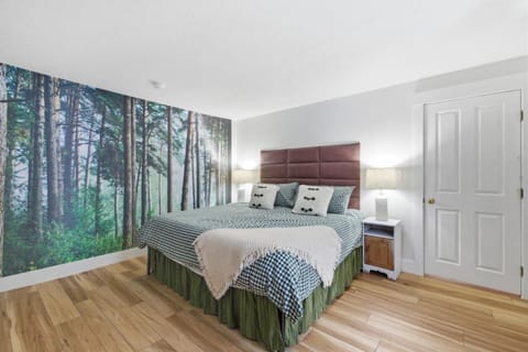 Peaceful, Curated Lakes Region Hideaway House in Meredith