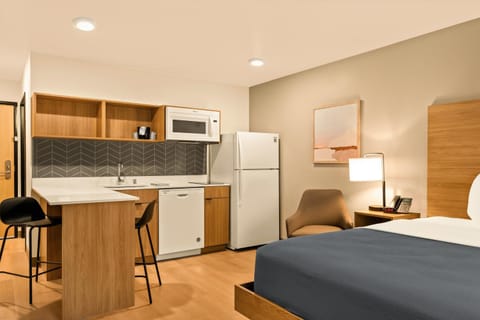 LivAway Suites Phoenix-Glendale Hotel in Glendale