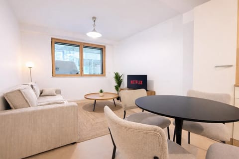 TV and multimedia, Living room, Dining area