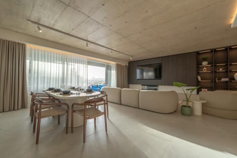 Azure by Homega - Valletta views, Hot tub, Sauna, Ferries Apartment in Sliema