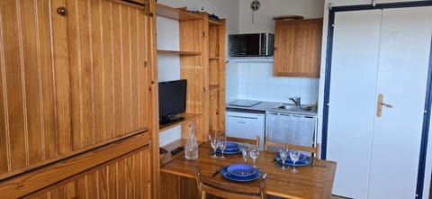 Dining area, kitchen