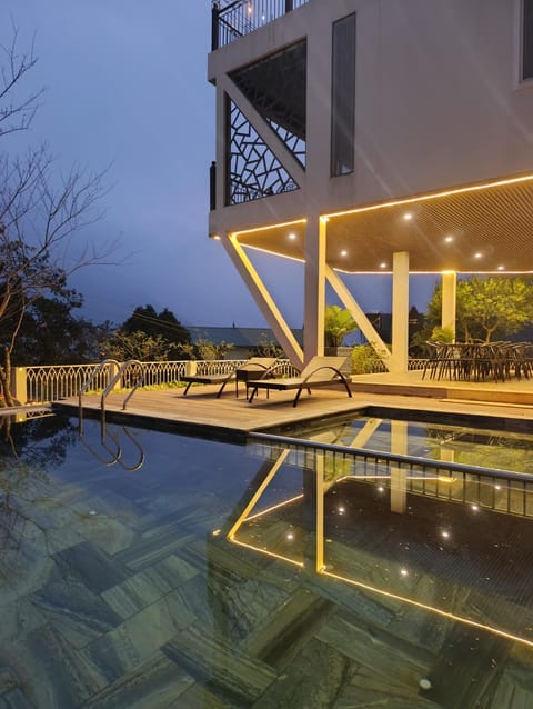 Property building, Swimming pool
