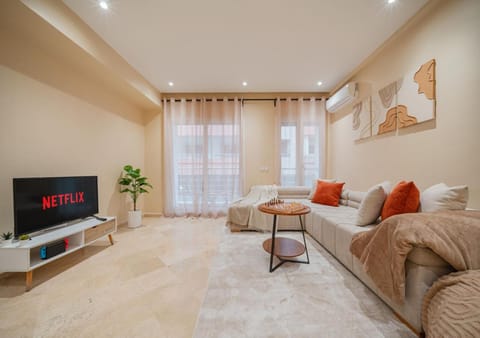 Communal lounge/ TV room, TV and multimedia, Living room, Seating area, Evening entertainment