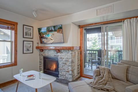 Living room, Seating area, fireplace