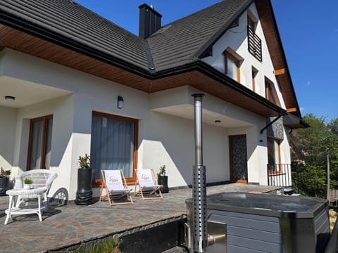 Patio, Hot Tub, Balcony/Terrace
