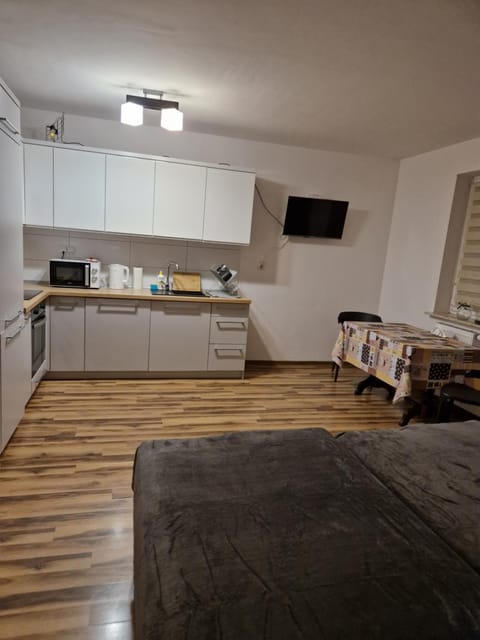 TV and multimedia, Kitchen or kitchenette, oven