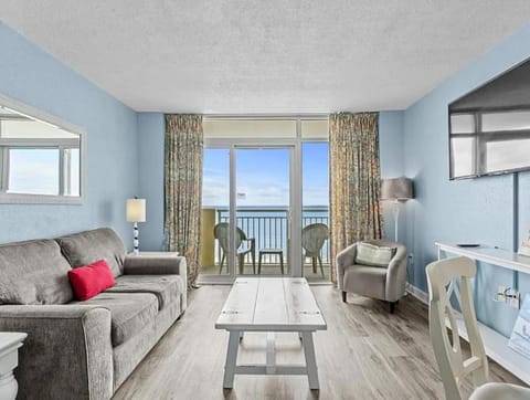 Salt & Sun at Baywatch - Beach, Pools, Bites & Bars Apartment hotel in Atlantic Beach