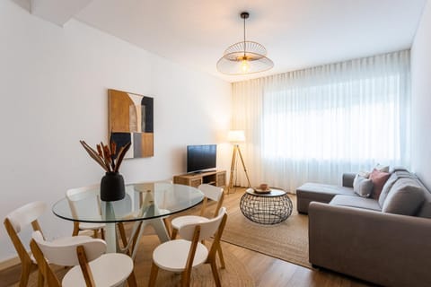 Communal lounge/ TV room, TV and multimedia, Living room