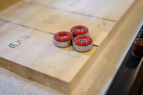 New 6BR Hot Tub-Firepit-Arcade-Playset Sleeps 22 House in Broken Bow