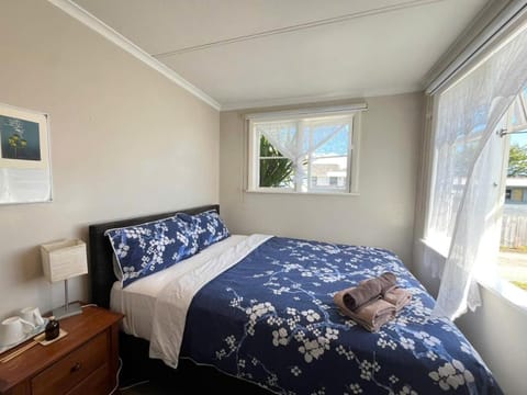 Bed, Bedroom, internet, towels, wardrobe