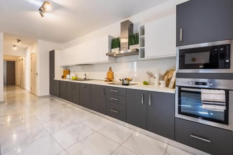 Palazzo Ducoss - Apt 5 - Three Bedroom Two Bathroom Apartment in Valletta