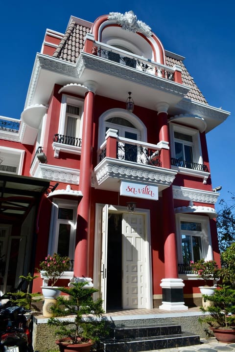 Property building, Facade/entrance
