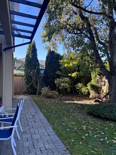 Sweet Graceful Home Queen size bedroom for 2 Guests Vacation rental in Richmond