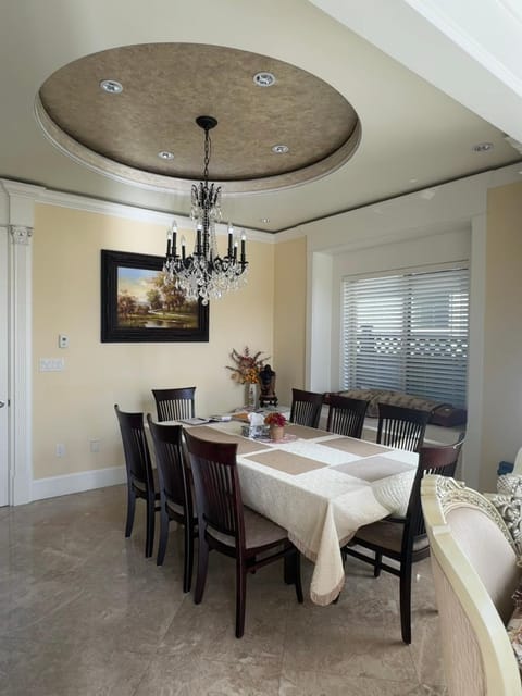 Sweet Graceful Home Queen size bedroom for 2 Guests Vacation rental in Richmond