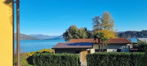 Arona Lake APT View Apartment in Arona