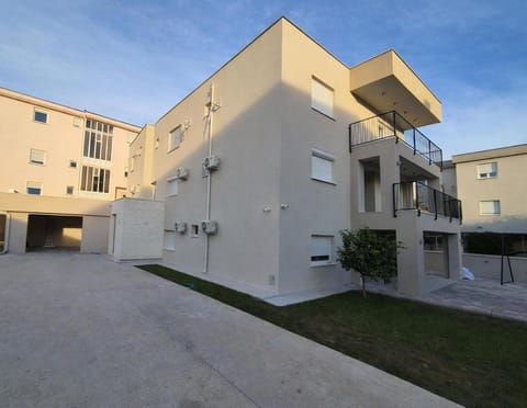 Property building, Parking