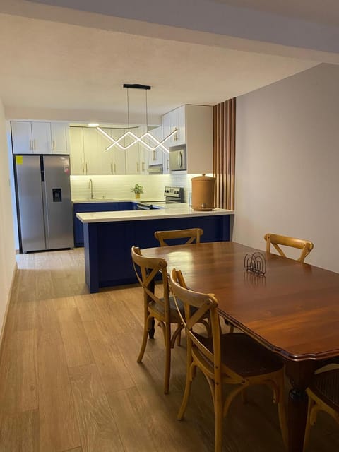 Kitchen or kitchenette, Dining area, oven, stove