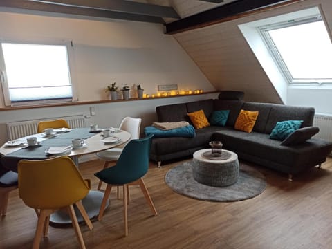 Living room, Seating area, Dining area