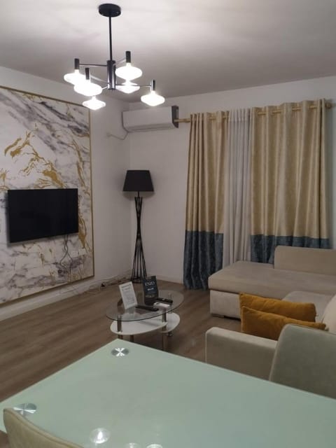 TV and multimedia, Living room, Seating area, fireplace