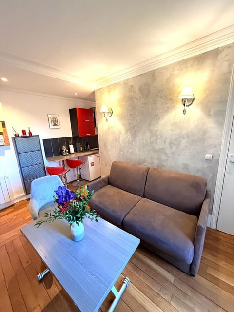 Communal lounge/ TV room, TV and multimedia, Living room, Dining area