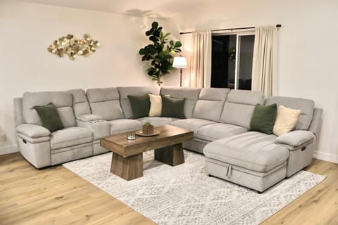 Living room, Seating area