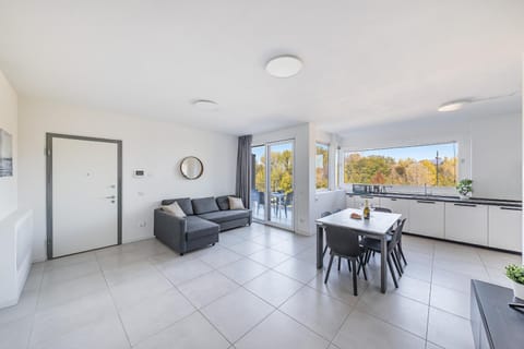 Communal lounge/ TV room, Living room, Dining area